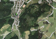 Blick auf den Kamelberg zwischen Kappel im Westen (grner Pfeil bei Gasthaus zum Kreuz), Erzwscherei im Norden, Fischbach im Osten und Pfeiferberg im Sden