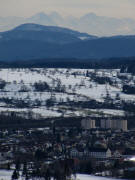 Tele-Blick von Hausen nach Sden ber Lrrach zu den Alpen am 21.2.2010