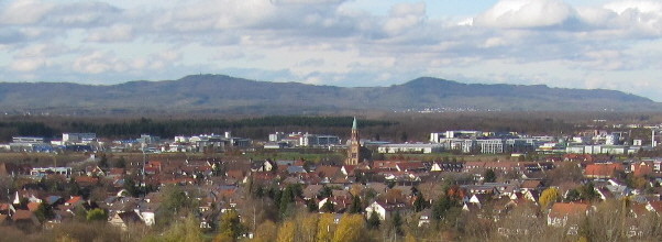 Tele-Blick vom Kppele nach Westen ber St. Georgen zum Kaiserstuhl am 7.11.2010